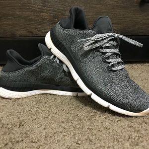 Reebok memory tech massage size 8